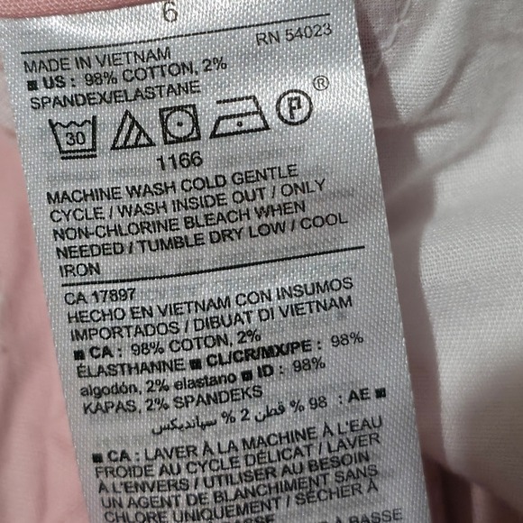 Old Navy Pink Daisy Embroidered Everyday Short Mid Rise Women's Size 6 - Picture 3 of 7